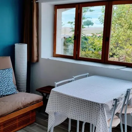 Les Roses De Jonzac Holiday home Mortiers