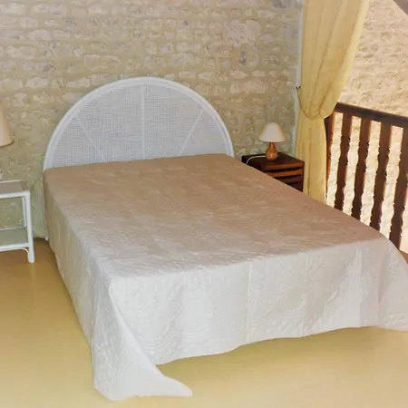 Holiday home Les Roses De Jonzac Mortiers